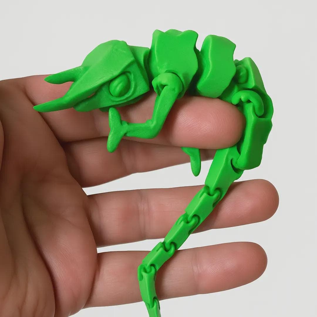 Articulated Chameleon Fidget Toy, 3D Printed Desk Pet, Poseable Reptile Sensory Toy